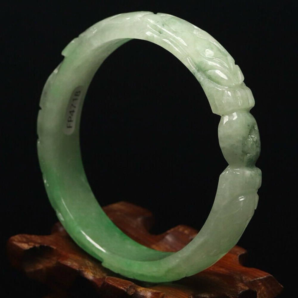 VINTAGE Large Jadeite Green Hand-Carved Dragon Ruyi Jade Bangle Size 61mm M489